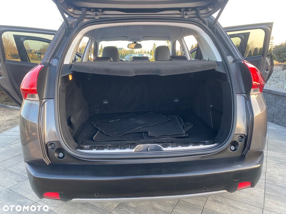 Peugeot 2008 1.2 Pure Tech Allure S&S - 13