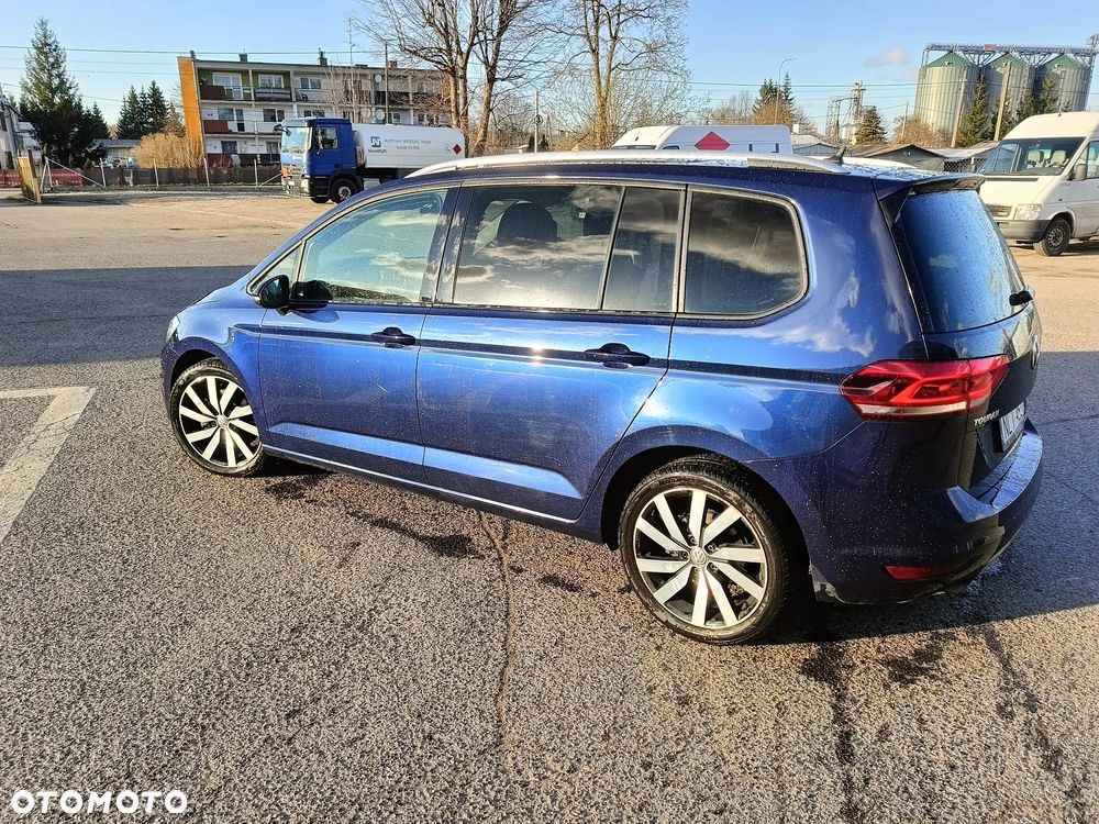 Volkswagen Touran 2.0 TDI SCR DSG Highline - 2
