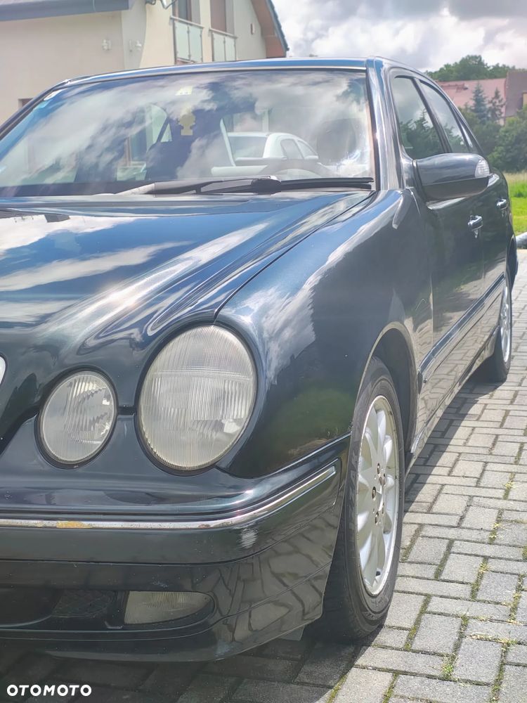 Mercedes-Benz Klasa E - 21