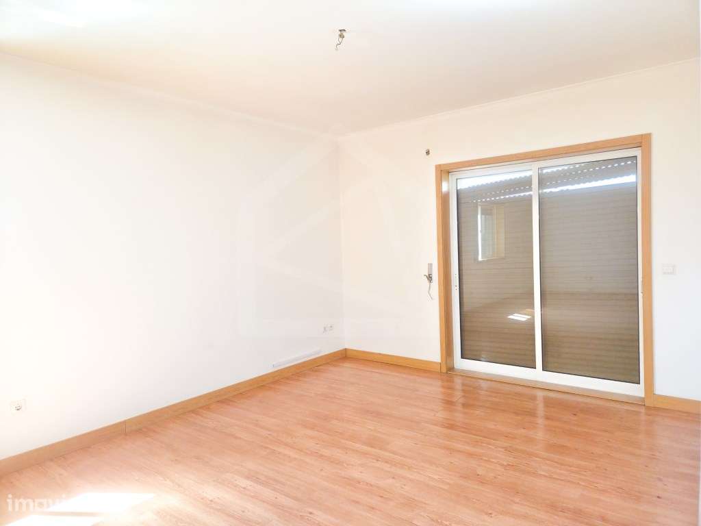 Apartamento T2 em Sanfins - Grande imagem: 4/23