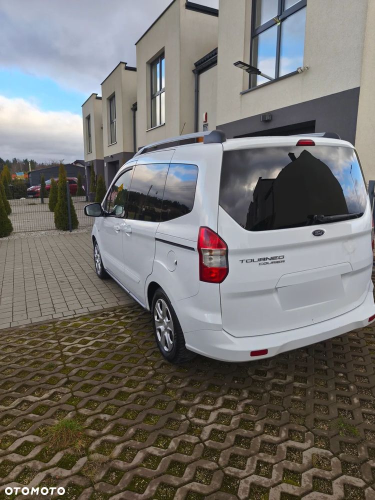 Ford Tourneo Courier 1.5 TDCi Trend - 6
