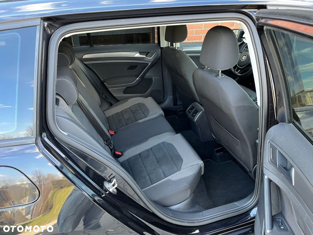 Volkswagen Golf Variant 2.0 TDI SCR Highline - 16