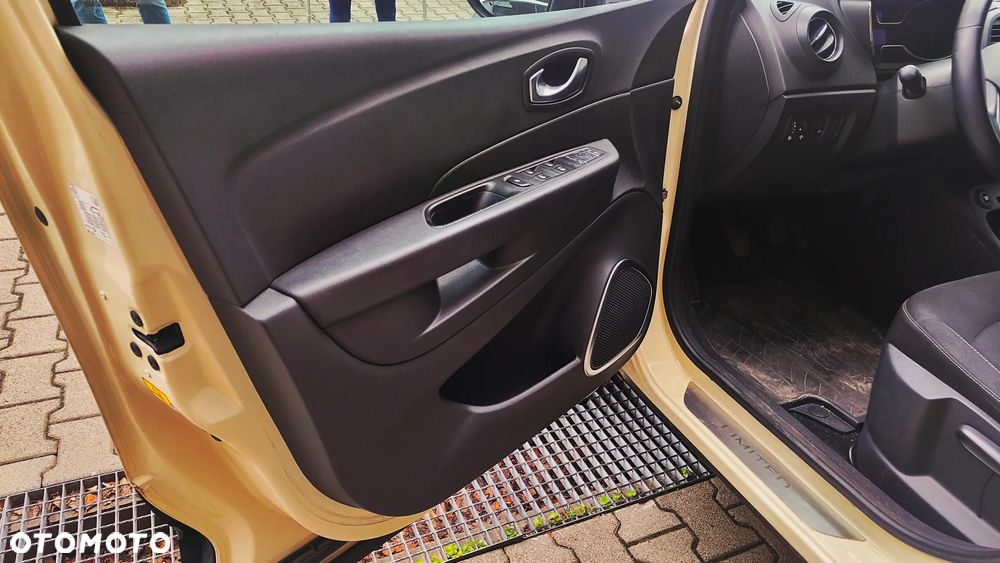 Renault Captur 1.2 Energy TCe Limited - 6