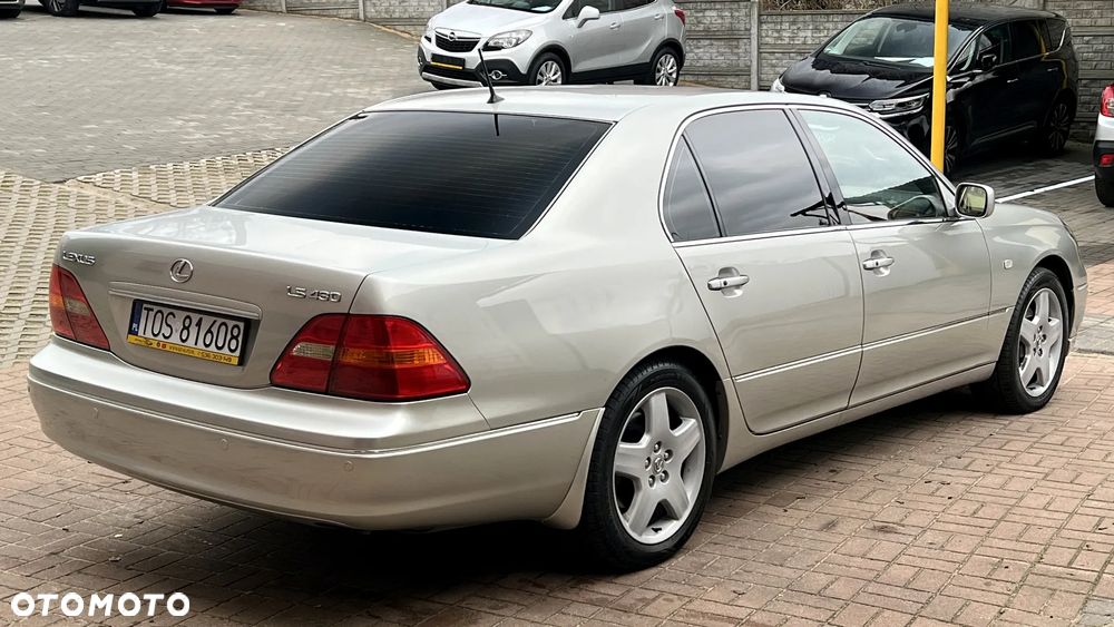 Lexus LS - 4