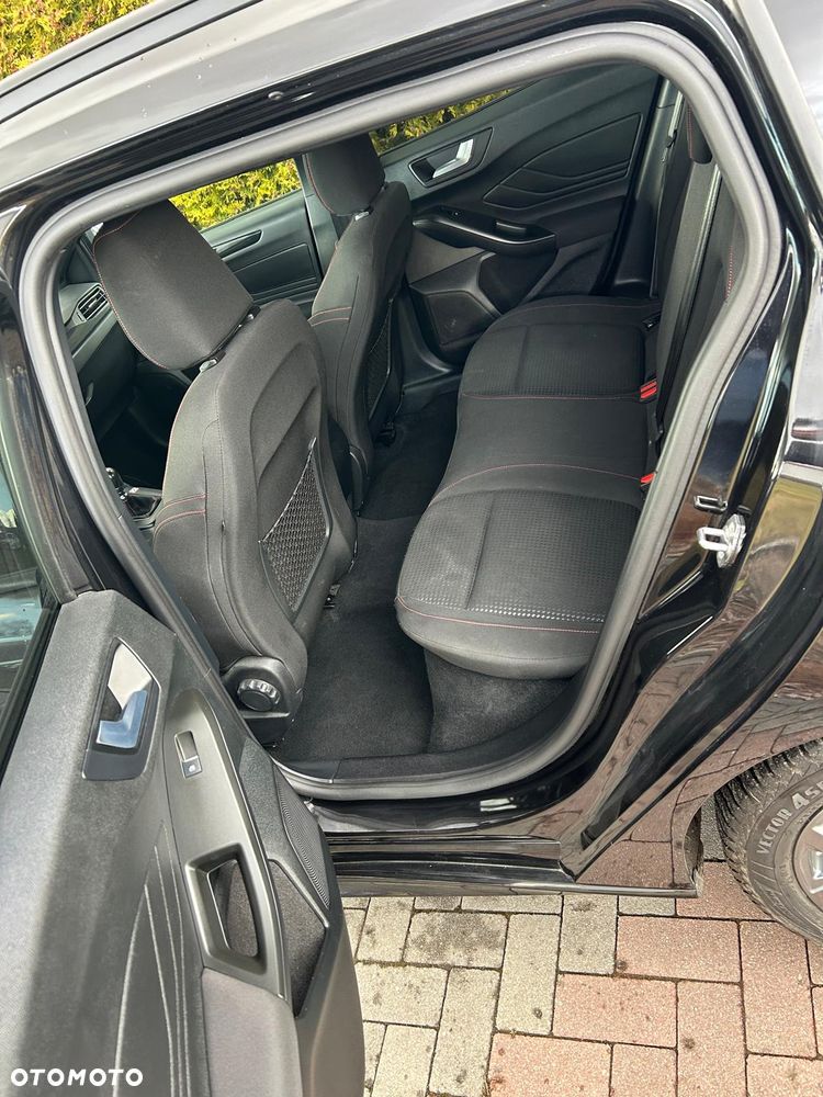 Ford Focus 1.0 EcoBoost Hybrid ST-LINE - 12