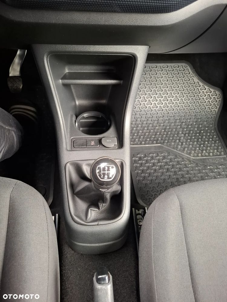 Volkswagen up! 1.0 beats - 16