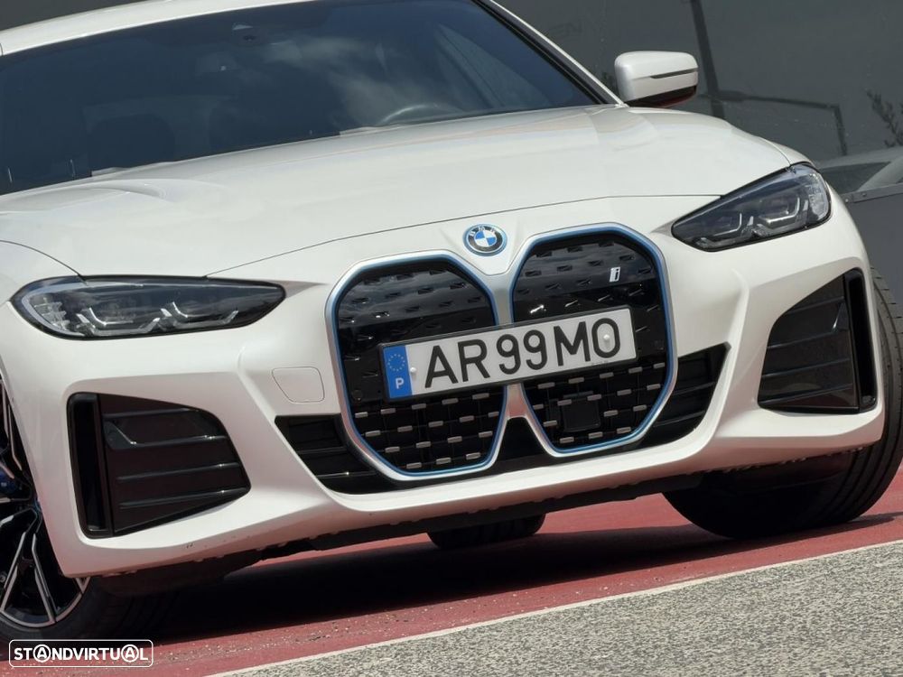BMW i4 eDrive40 Edição Desportiva M - 28