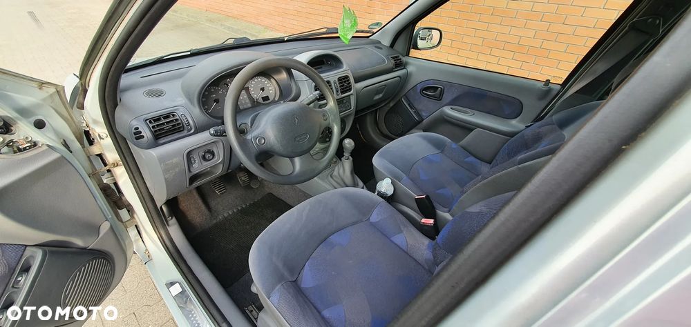Renault Clio - 14