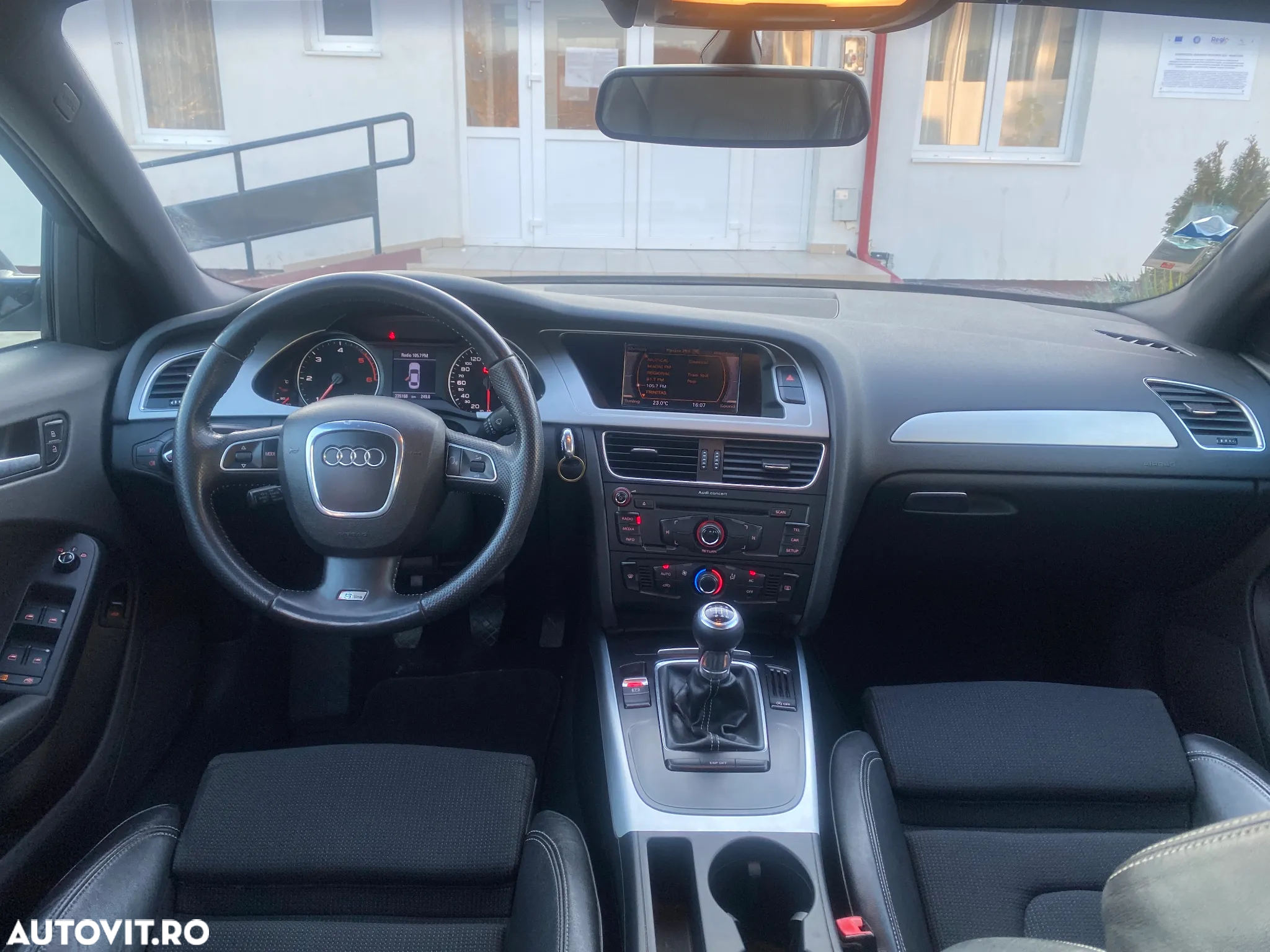 Audi A4 2.0 TDI DPF S line Sportpaket - 9