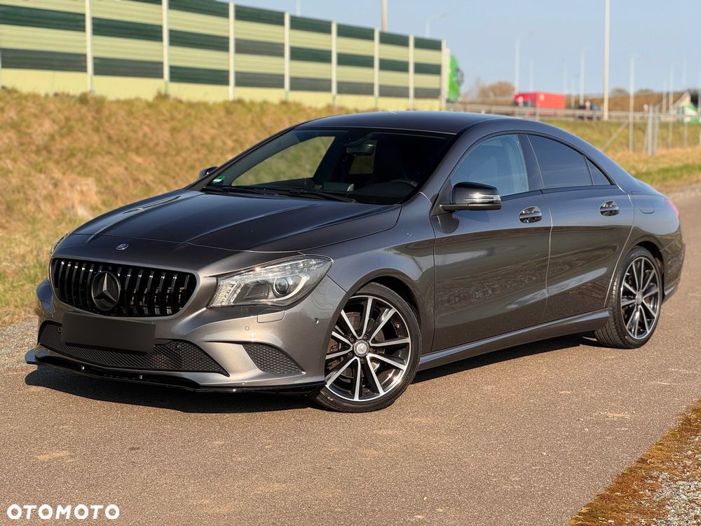 Mercedes-Benz CLA 200 7G-DCT Urban - 4