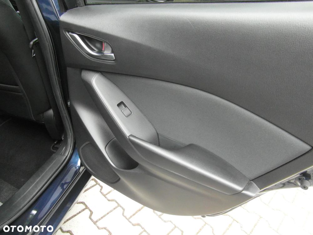 Mazda 3 SKYACTIV-G 120 Urban Limited - 32
