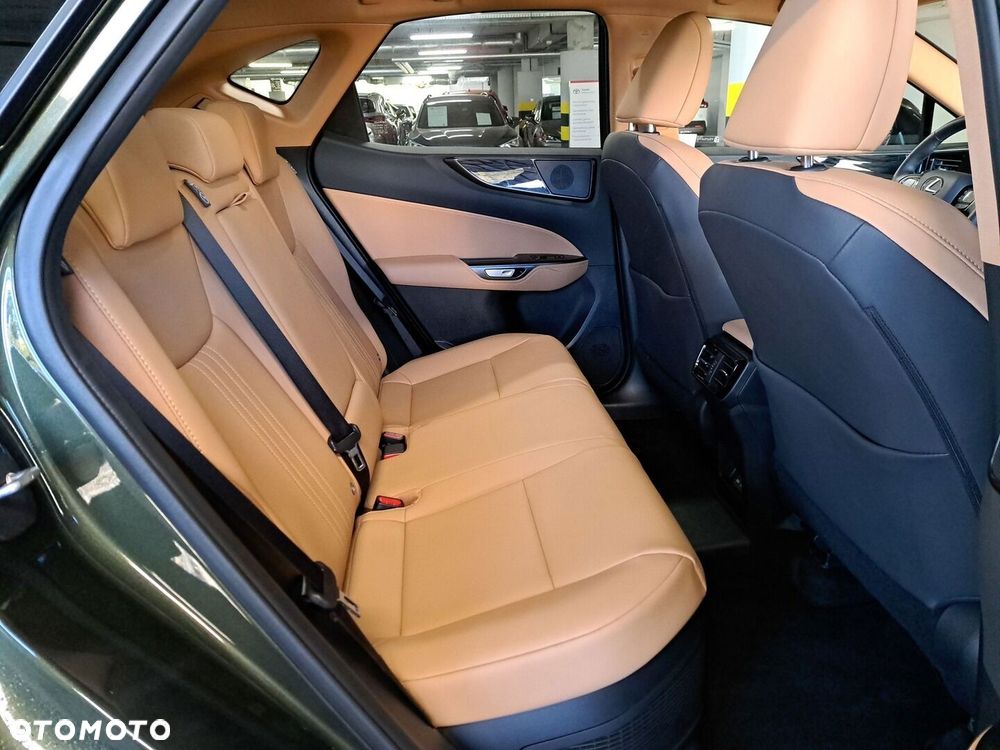 Lexus NX 2025