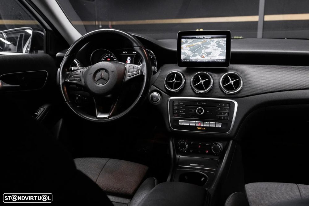 Mercedes-Benz GLA 180 - 14