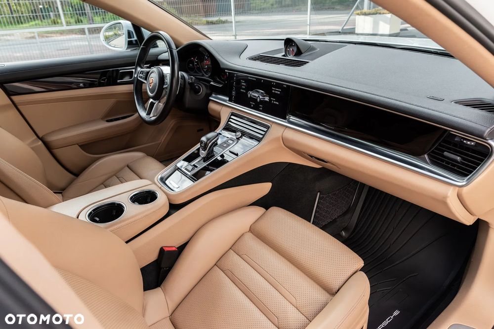 Porsche Panamera Standard - 11