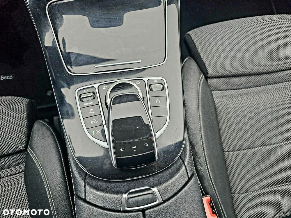 Mercedes-Benz Klasa E - 24