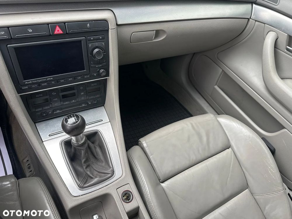 Audi A4 Limousine - 12