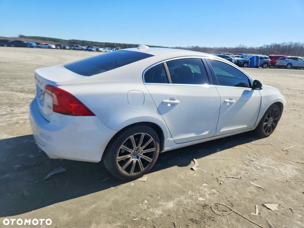 Volvo S60 - 4