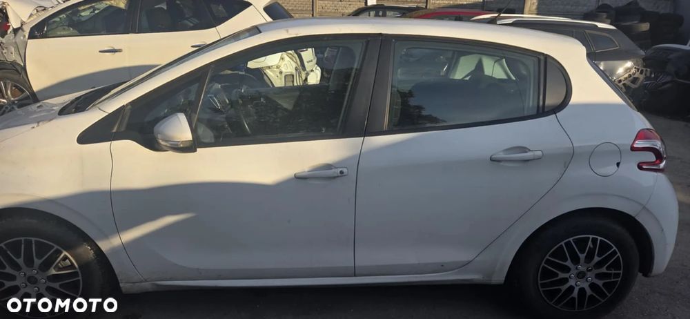 PEUGEOT 208 EWPB słupek próg lewy - 1