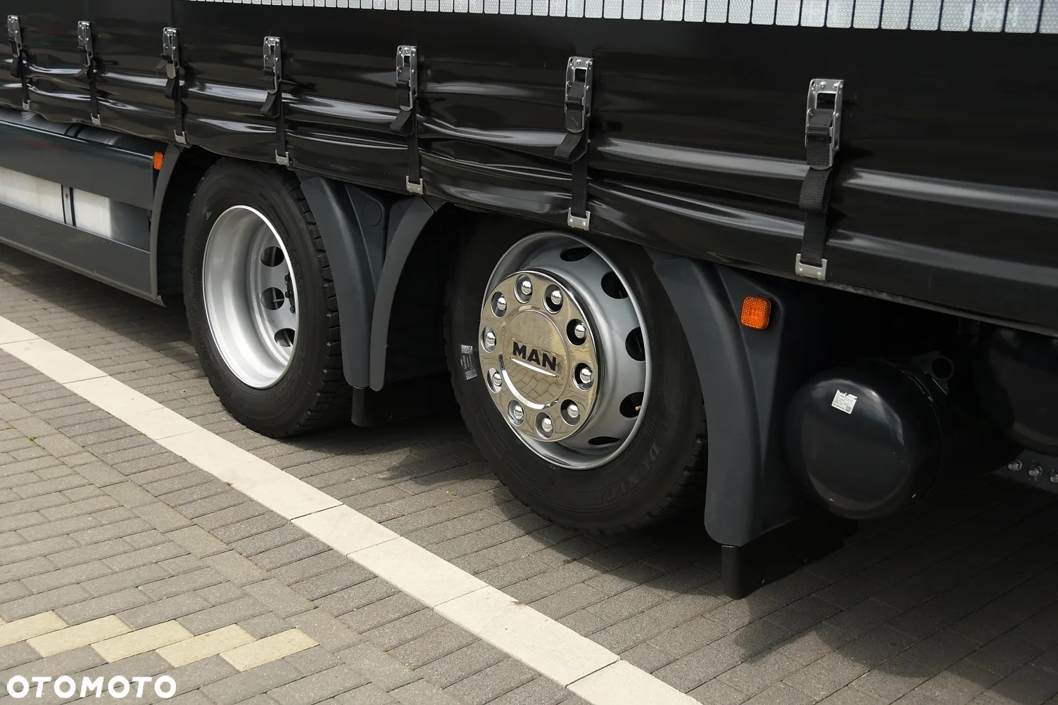 MAN TGX///* 26.470///* 2020///* XXL///* ZESTAW///* TANDEM///* PRZEJAZDOWY///7.70+7.70///* DUŻE ZBIORNIKI///* OŚ PODNOSZONA///* WAGA///* DACH PODNOSZONY///* LEDY///* STAN BARDZO DOBRY - 20