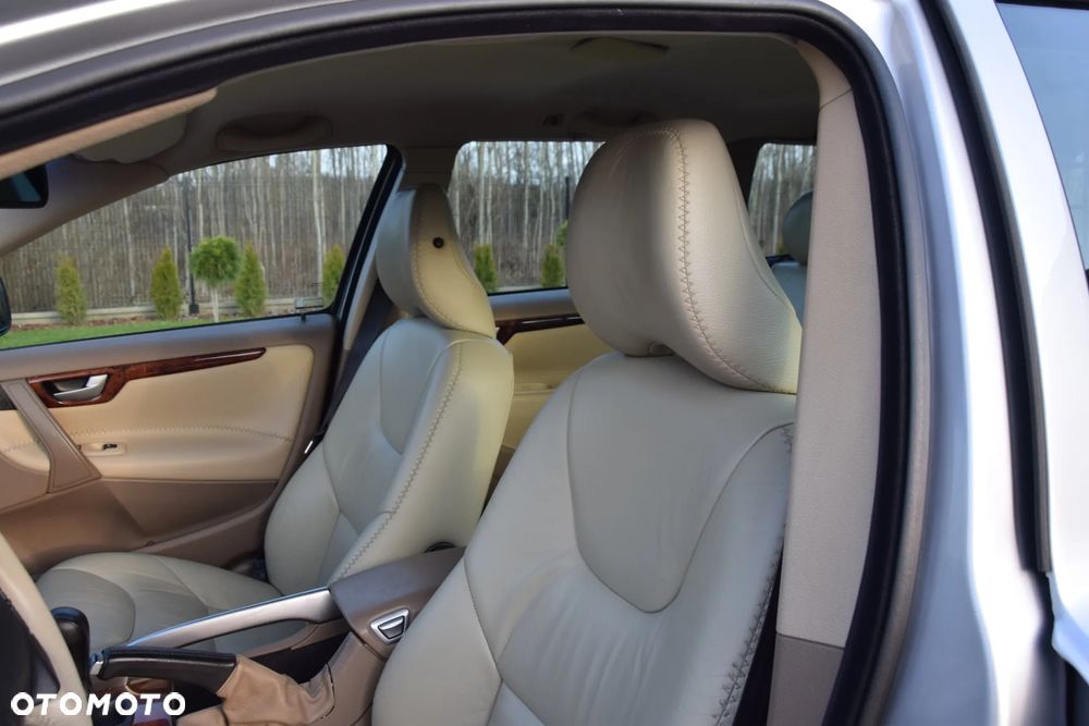 Volvo V70 2.5T AWD Summum - 29