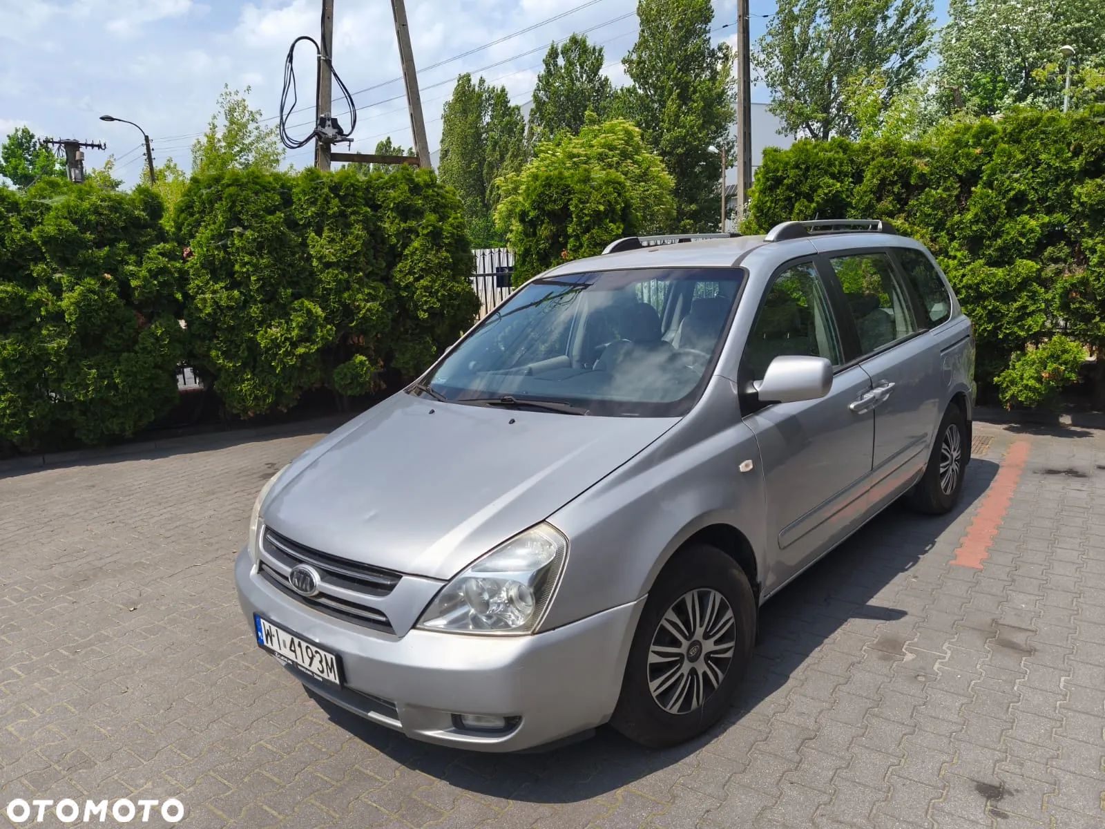 Kia Carnival - 1