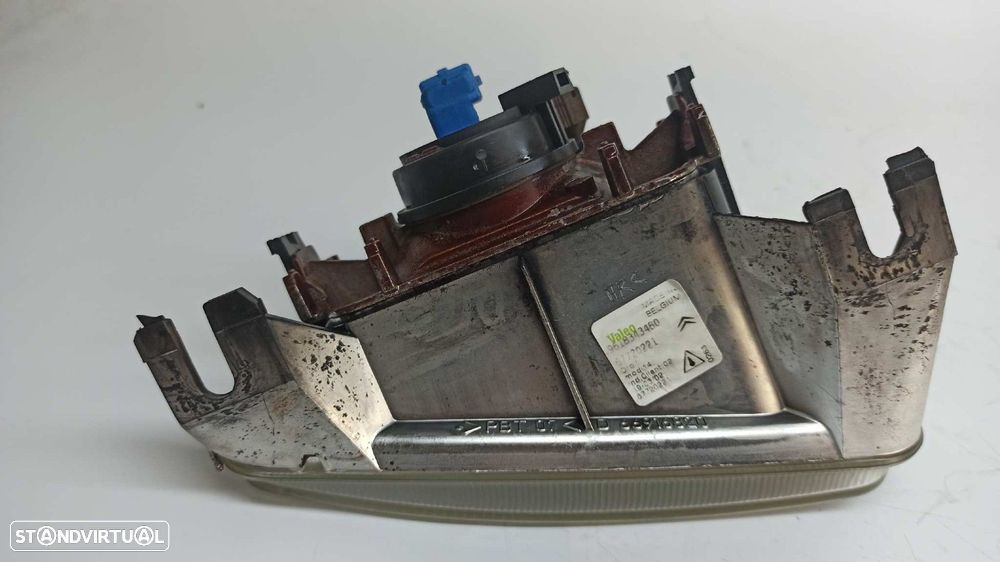 FAROL DE NEVOEIRO DIREITO CITROEN SAXO 1.1 SX - 5
