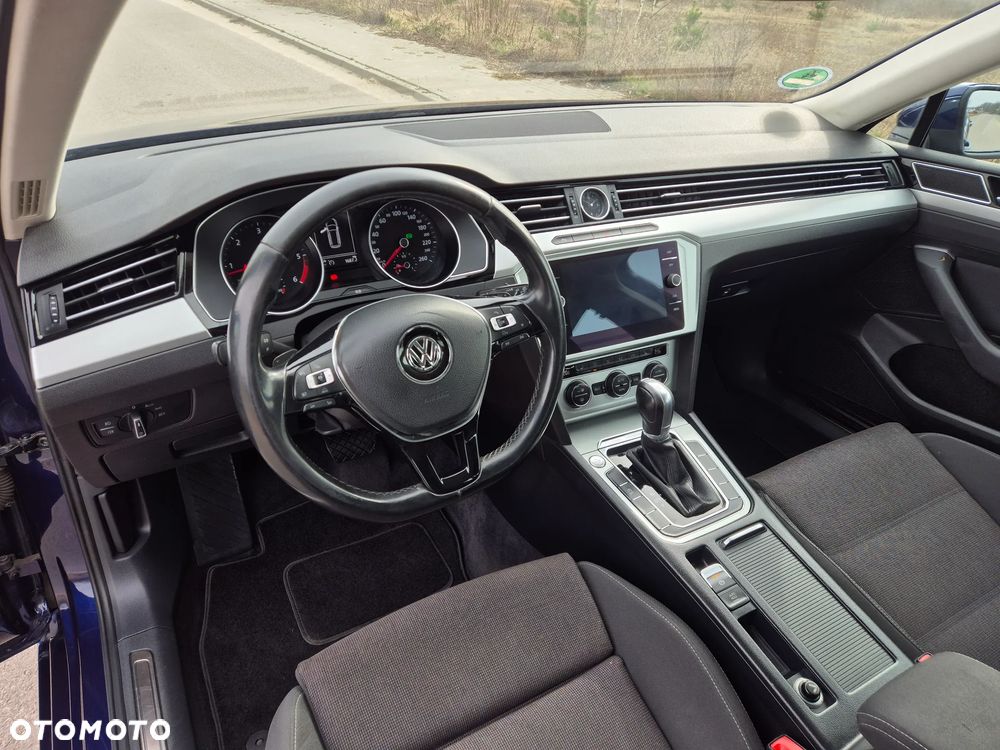 Volkswagen Passat - 9
