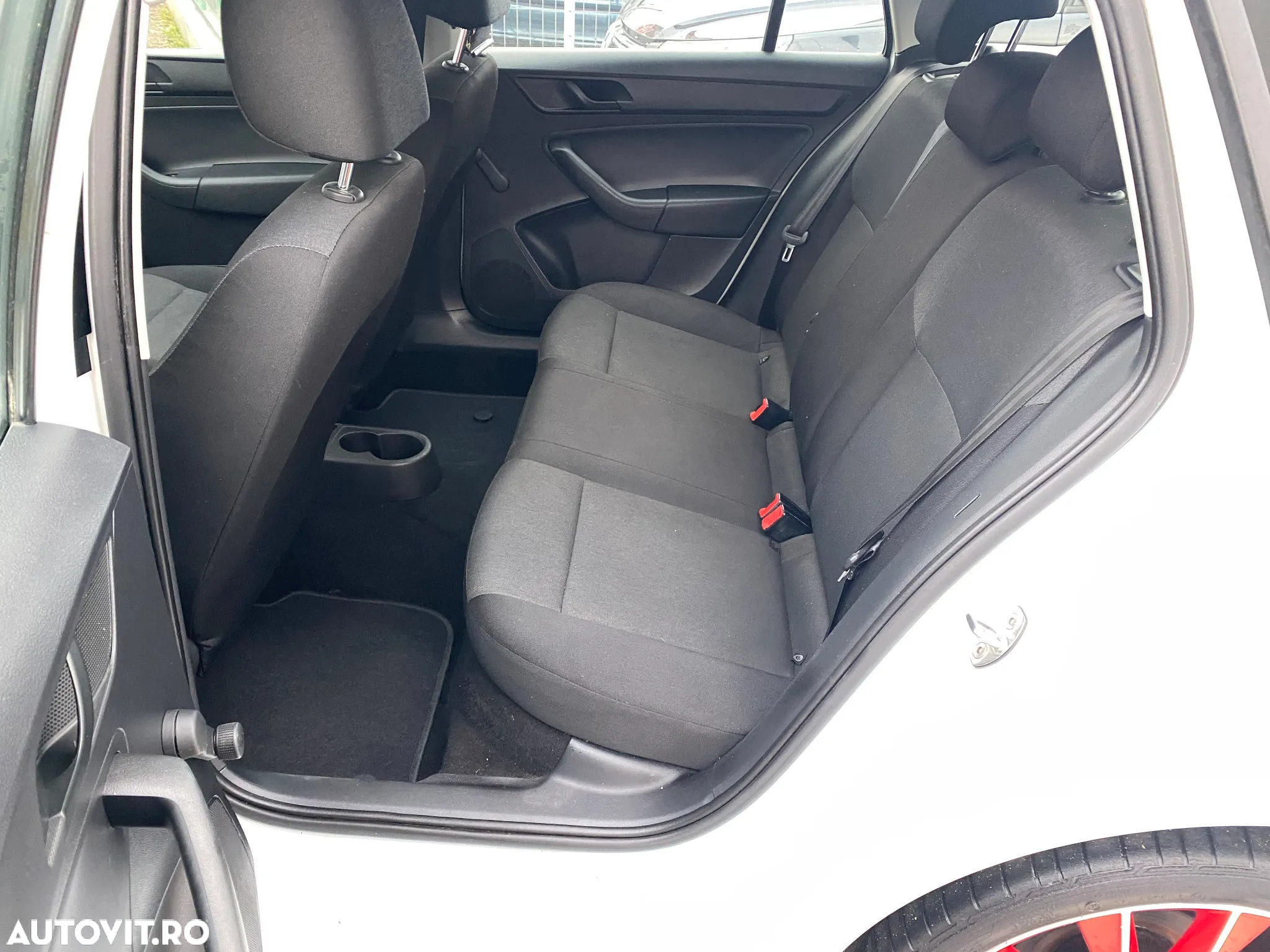 Skoda RAPID 1.2 TSI Ambition - 14