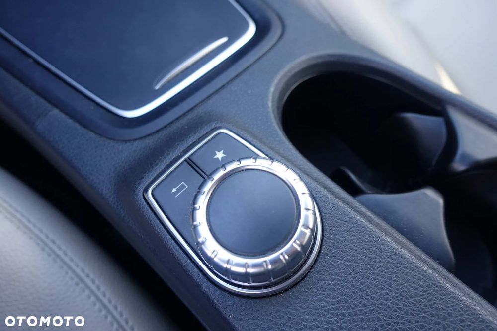 Mercedes-Benz Klasa B 180 7G-DCT Style - 22