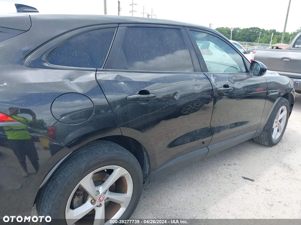 Jaguar F-Pace 25t AWD Prestige - 8