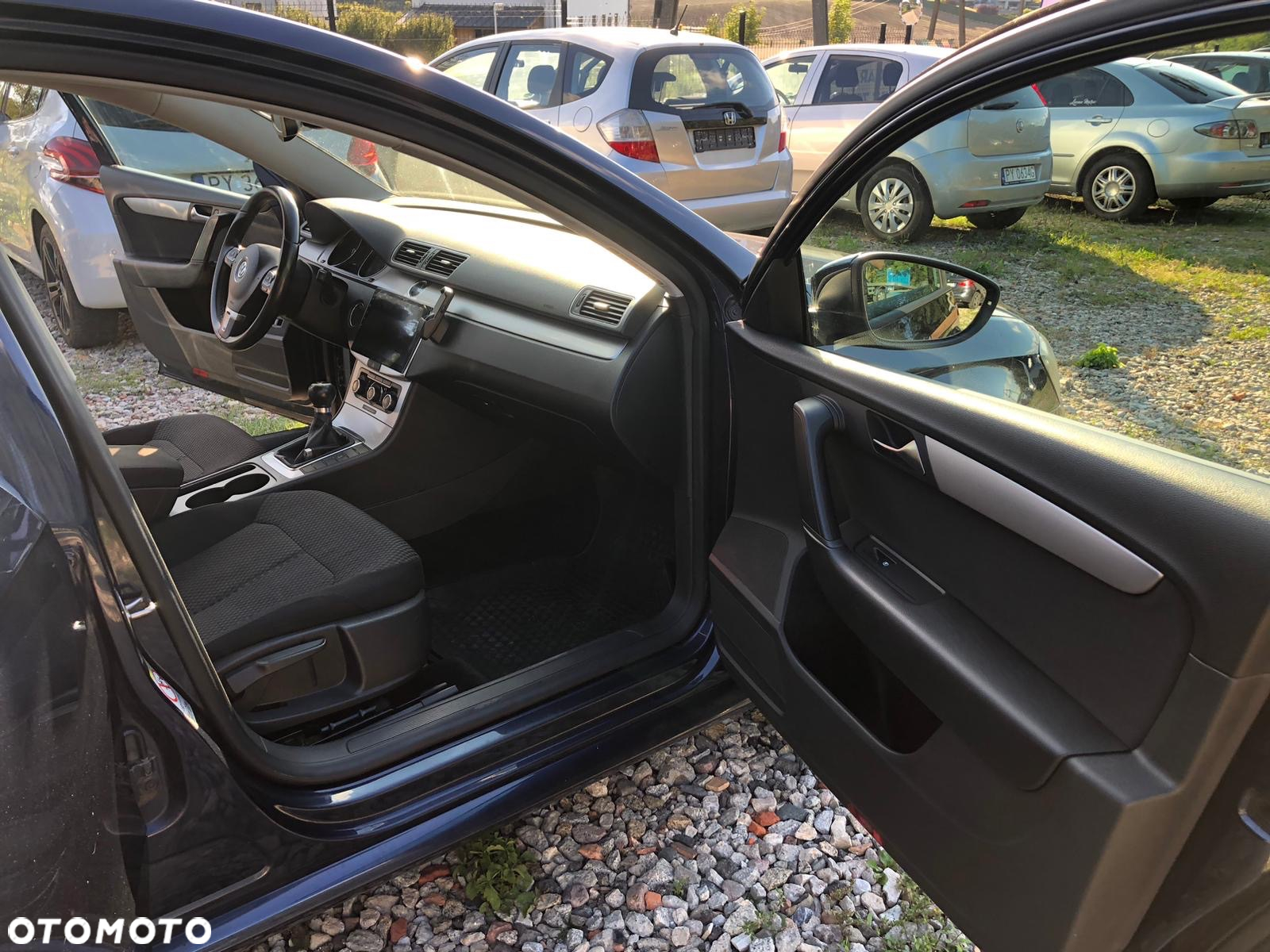 Volkswagen Passat - 27