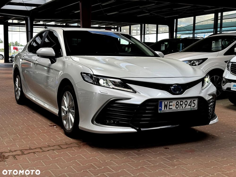 Toyota Camry - 1