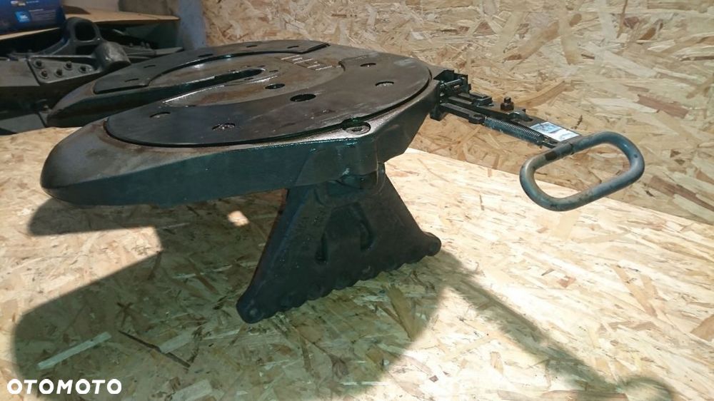 SIODŁO JOST JSK 42 SCANIA - 2