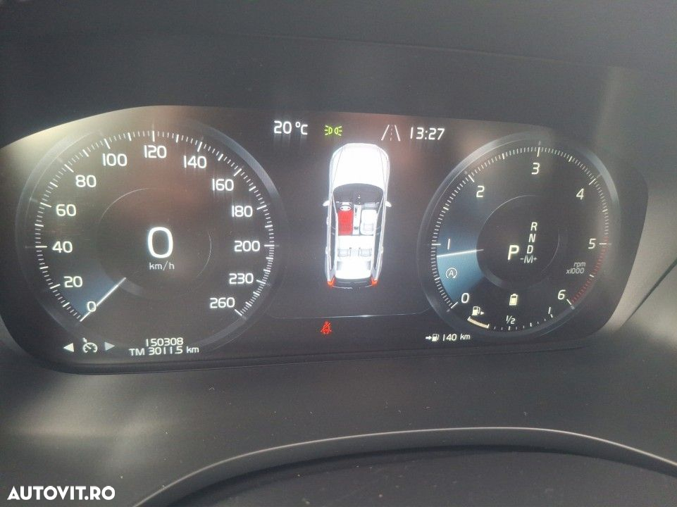 Volvo XC 60 B5 MHEV AWD R-Design - 11
