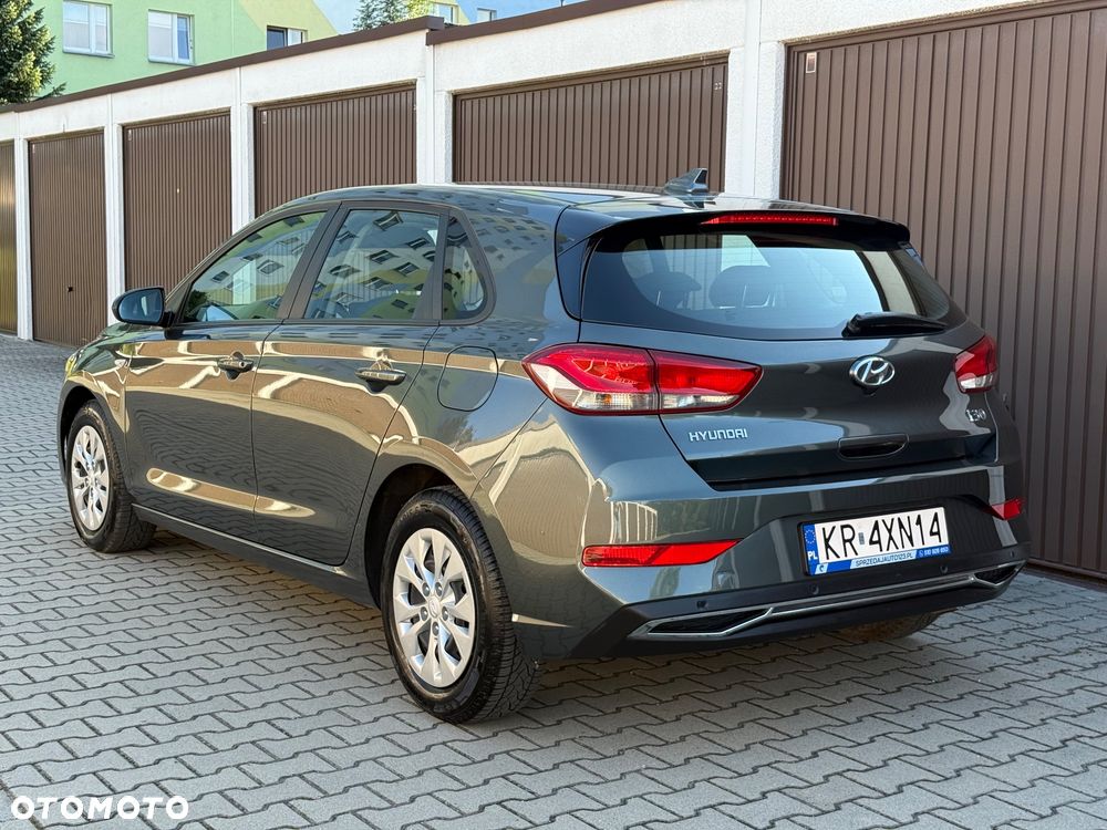 Hyundai i30 1.5 DPI Classic + - 27