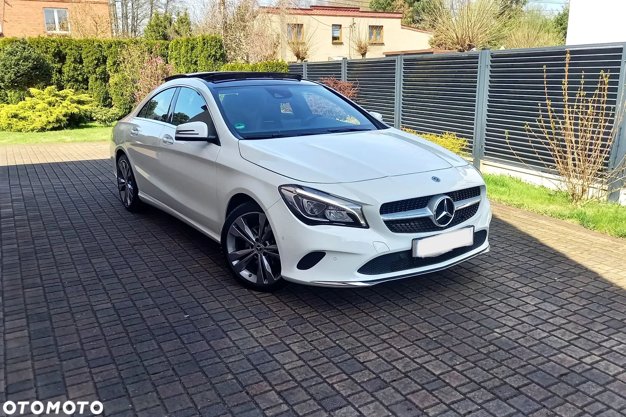 Mercedes-Benz CLA 200 - 1