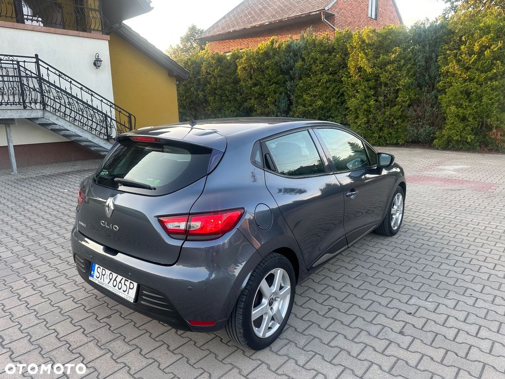 Renault Clio 1.2 16V Life - 11