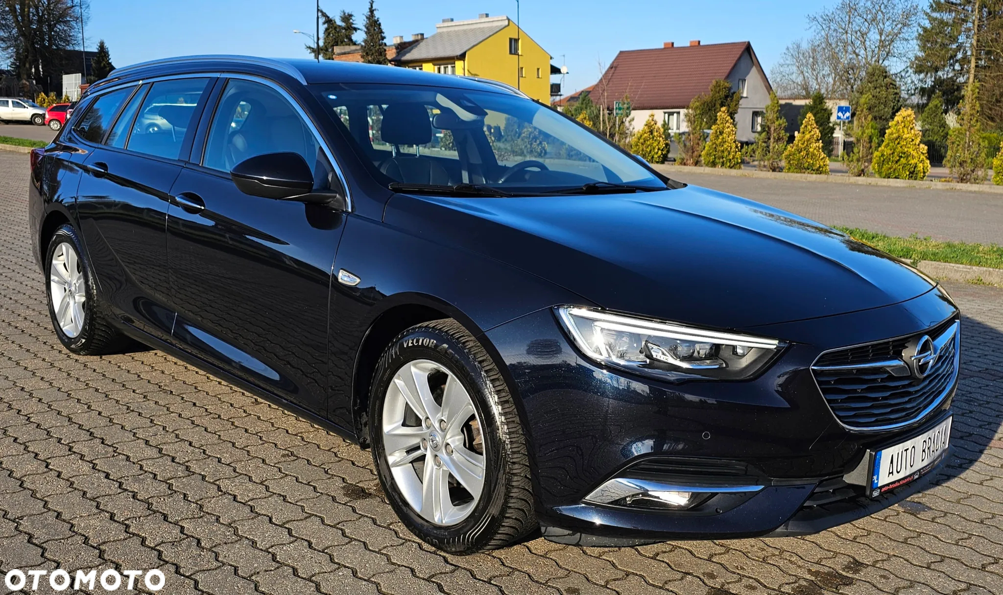 Opel Insignia Sports Tourer 1.6 ECOTEC Diesel Business Edition - 4