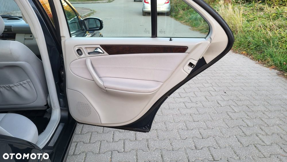 Mercedes-Benz Klasa C - 12