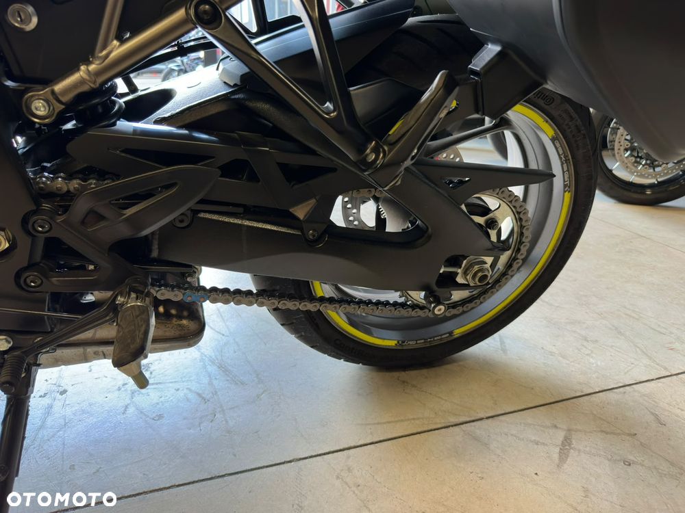 Suzuki GSX 1000 - 19