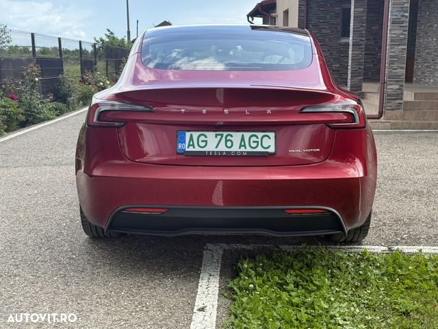 Tesla Model 3 - 8