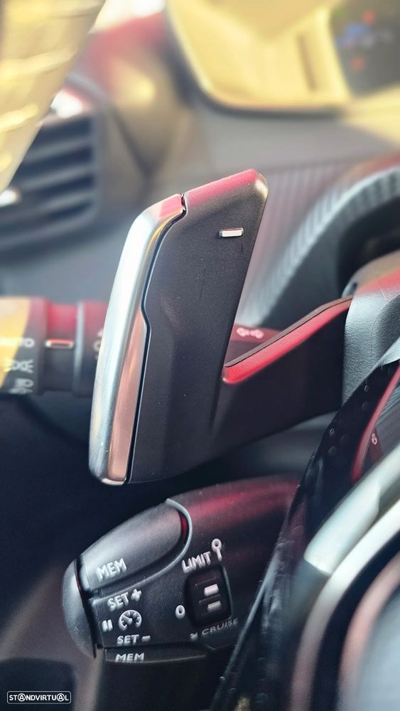 Peugeot 208 1.2 Hybrid Allure e-DCS6 - 49