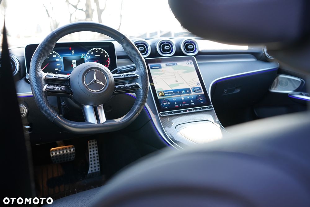 Mercedes-Benz Klasa C 300 4Matic 9G-TRONIC AMG Line - 11
