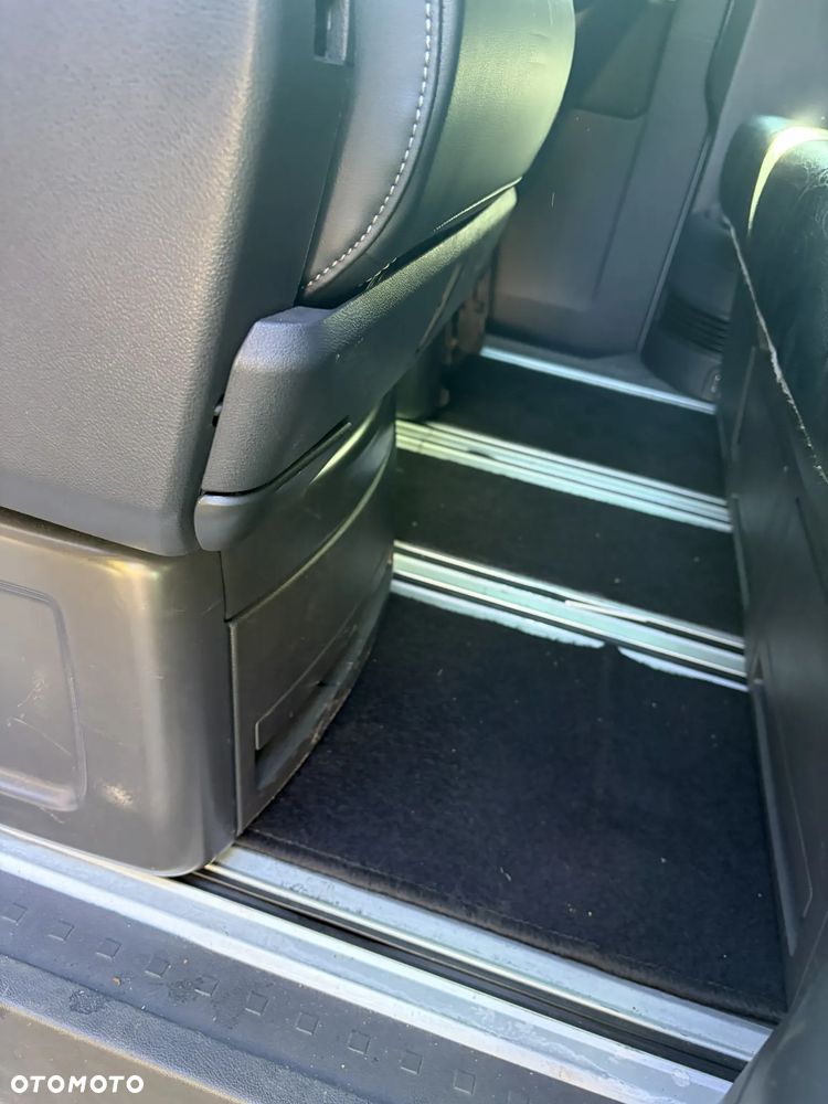 Volkswagen Multivan - 23
