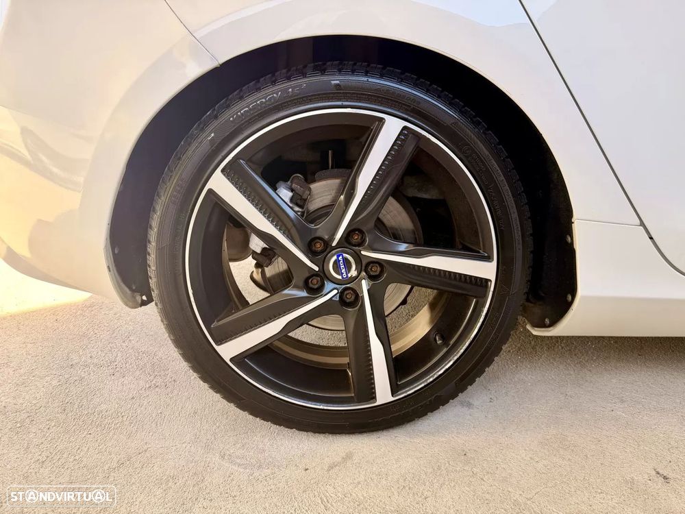 Volvo V40 2.0 D4 Momentum - 21