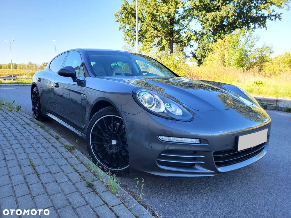 Porsche Panamera PDK - 3