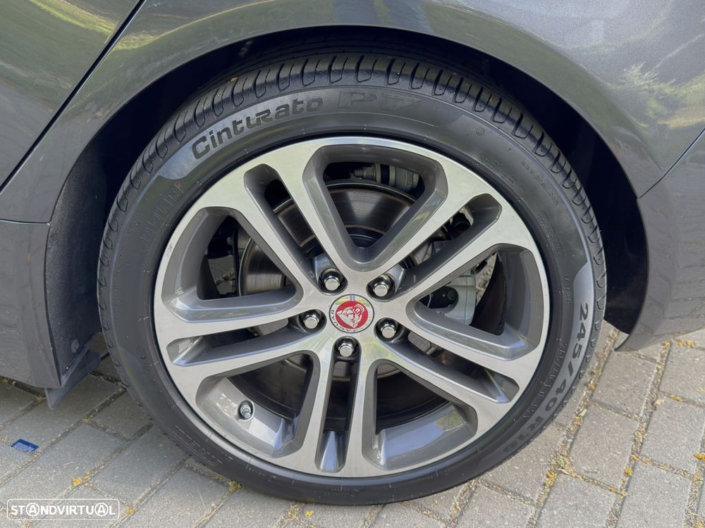Jaguar XE 2.0 D Prestige Aut. - 53