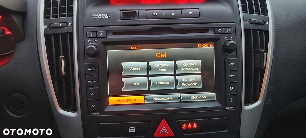 Kia Ceed - 10