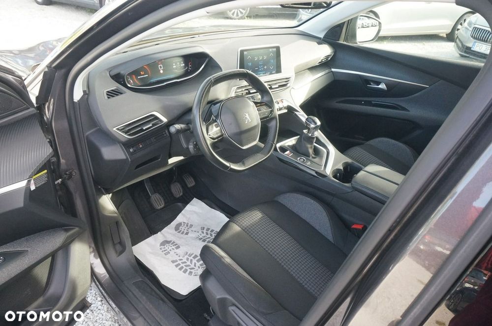 Peugeot 3008 1.2 PureTech Active Pack S&S - 20