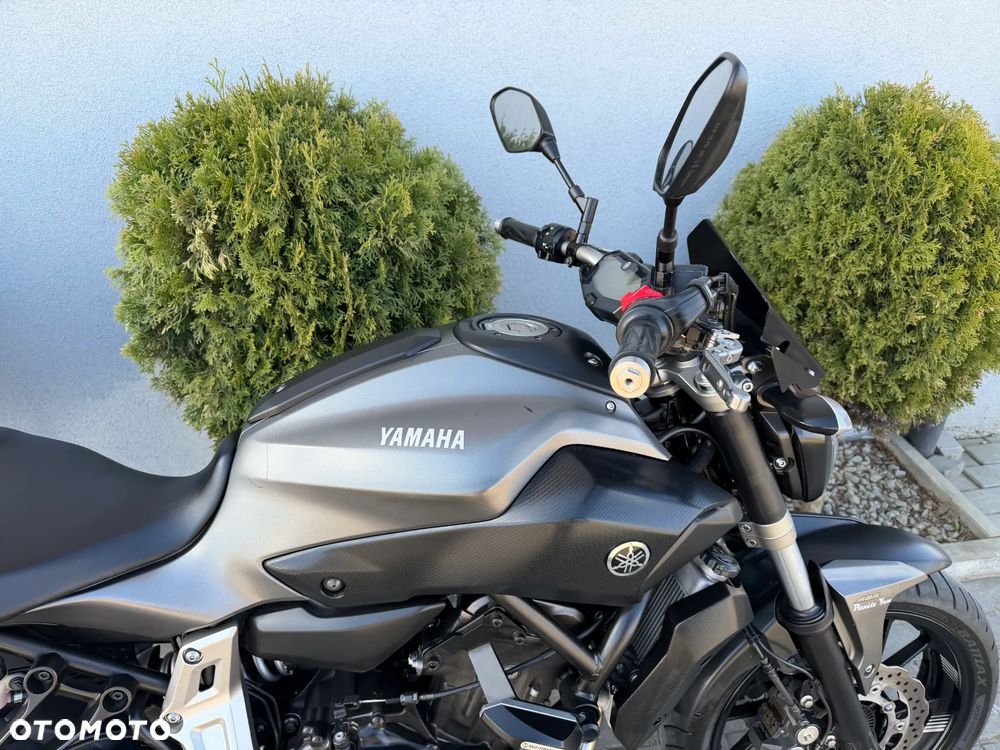 Yamaha MT - 17